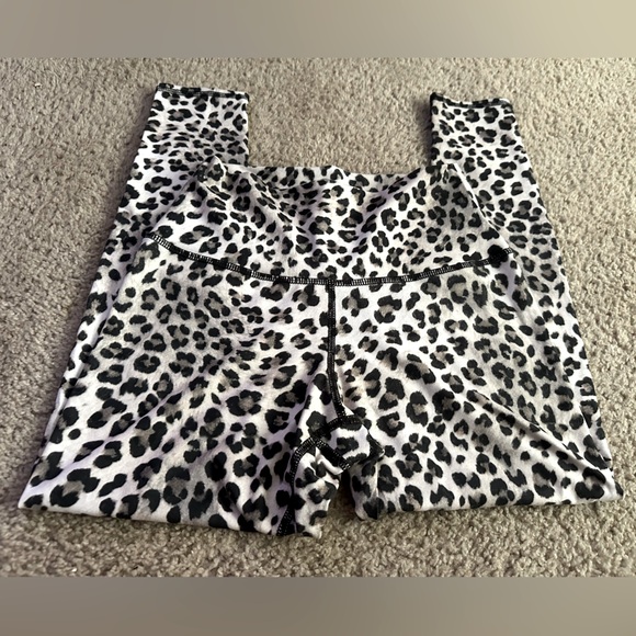 Evolution and Creation cheetah print compression legging - Picture 1 of 4